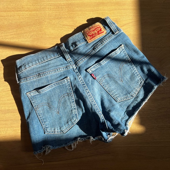 Levi’s short - Picture 2 of 2